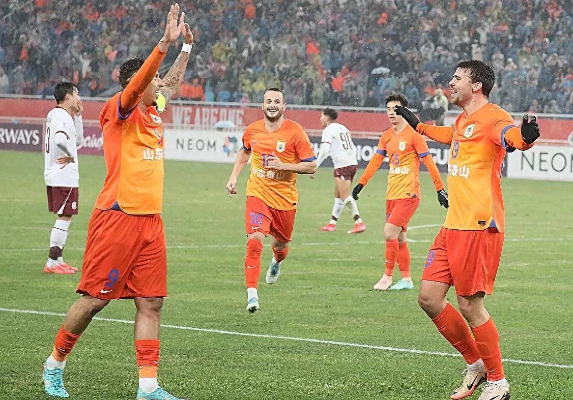 九游体育下载-关于埃因霍温训练开放日,国际比赛日单刀错失引欢呼,中超在即,年轻球员得到机会的信息